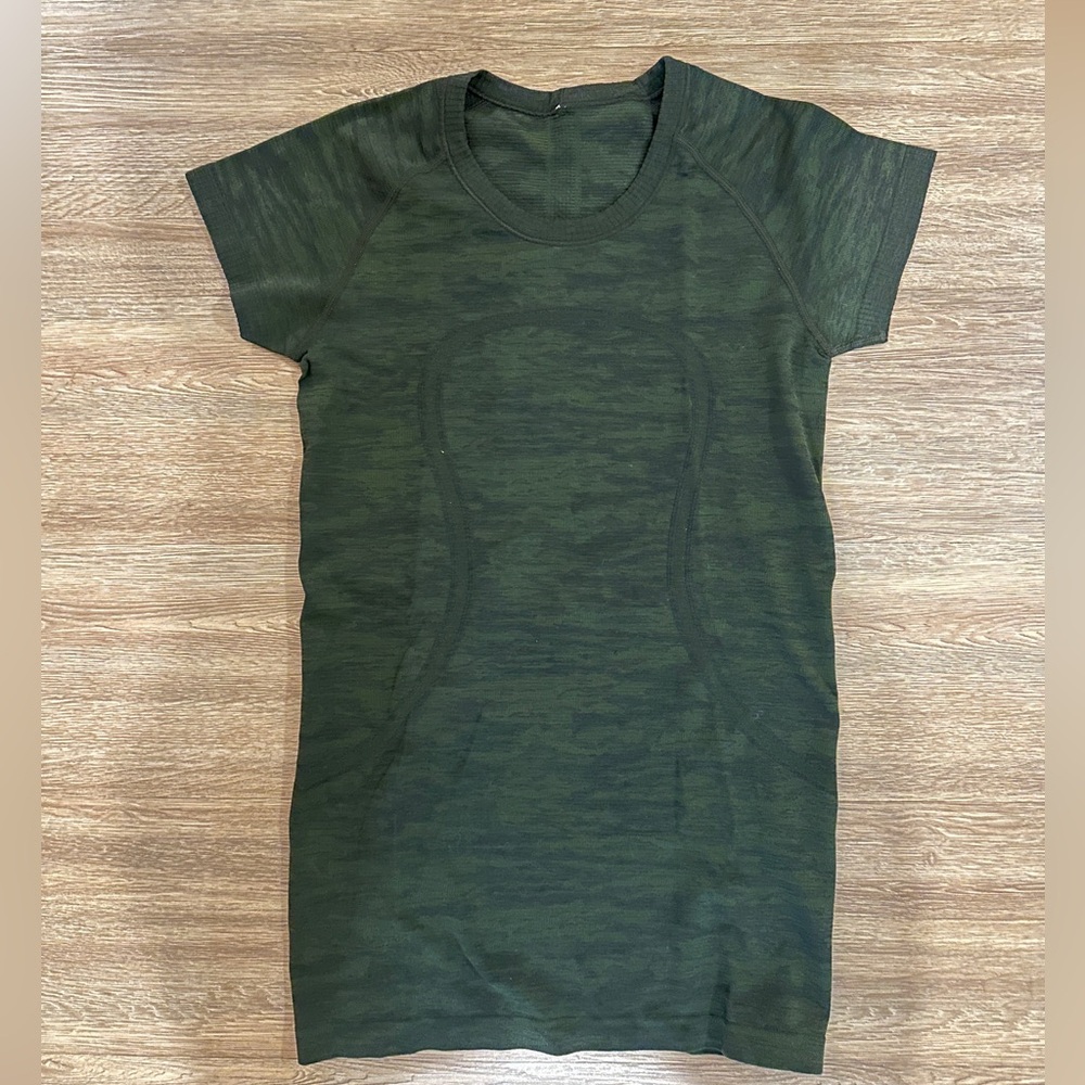 Swiftly Tech Short-Sleeve Shirt 2.0
Hip Length